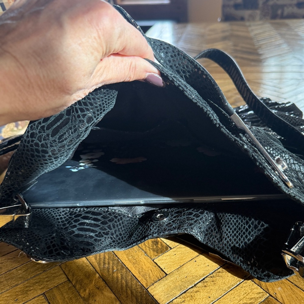Michael Kors Black Shiny Snakeskin Tote Bag - Picture 6 of 8